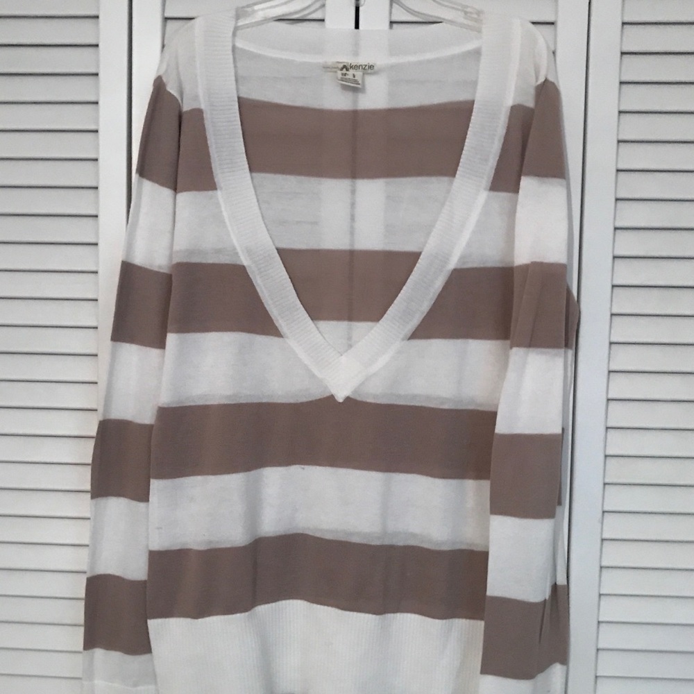 Kenzie V Neck Striped Sweater Size Large
